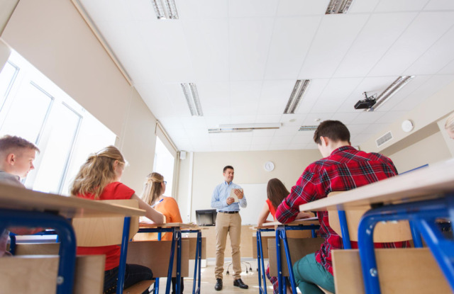 Palestra scolastica alla Gazzera, completato il tetto