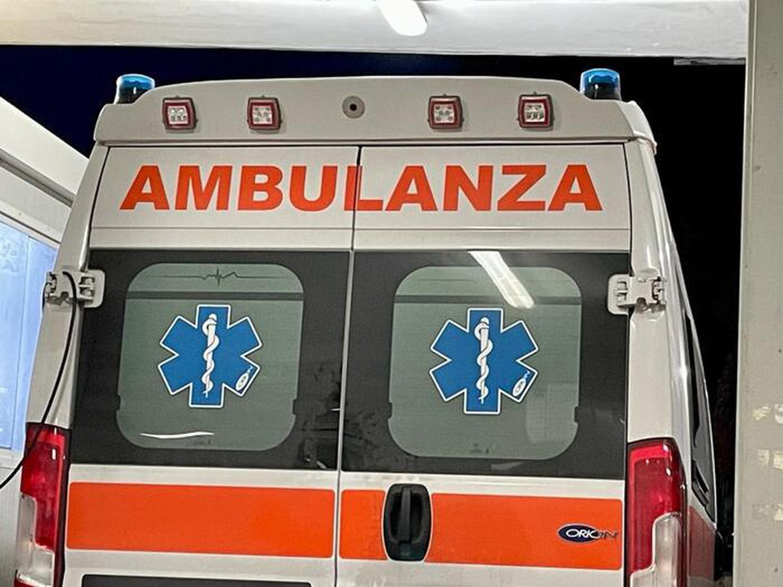 Eraclea, auto nel canale: conducente esce illesa